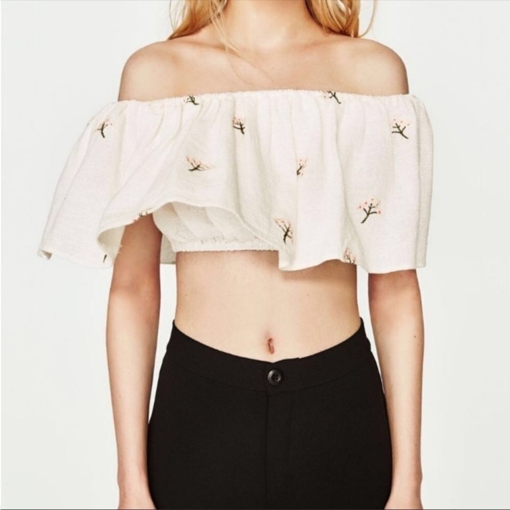 ZARA | White Off the Shoulder Ruffle Crop Top Embroidered Flowers Women’s Size L